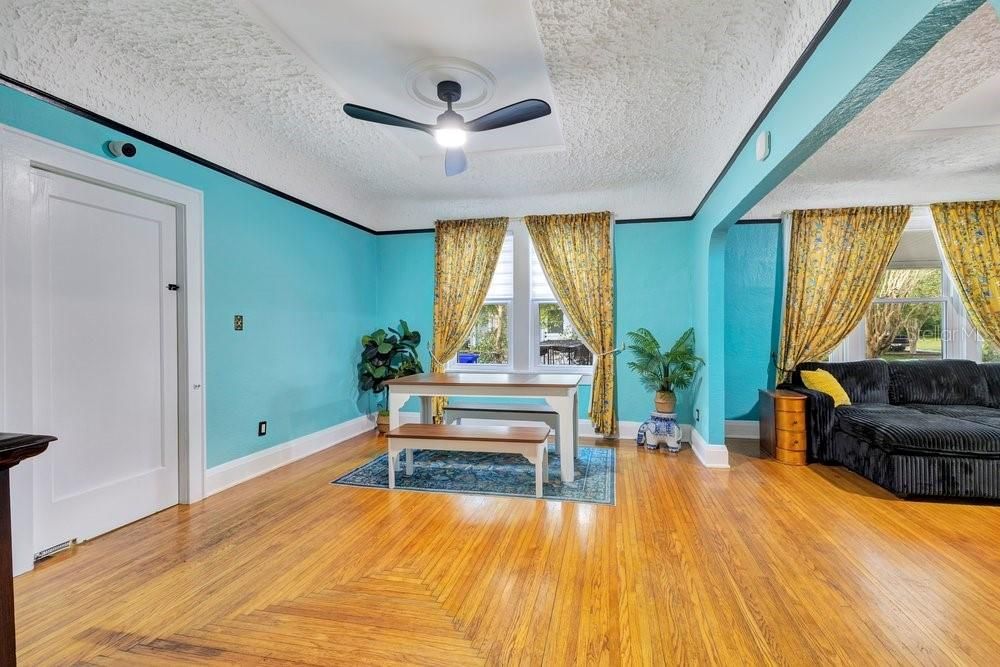 En Venta: $260,000 (2 camas, 1 baños, 1358 Pies cuadrados)