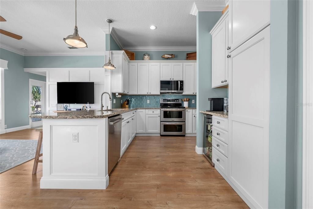 For Sale: $825,000 (3 beds, 2 baths, 2089 Square Feet)