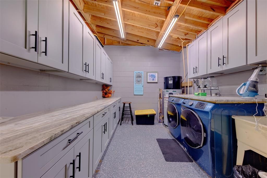En Venta: $640,000 (4 camas, 2 baños, 1846 Pies cuadrados)