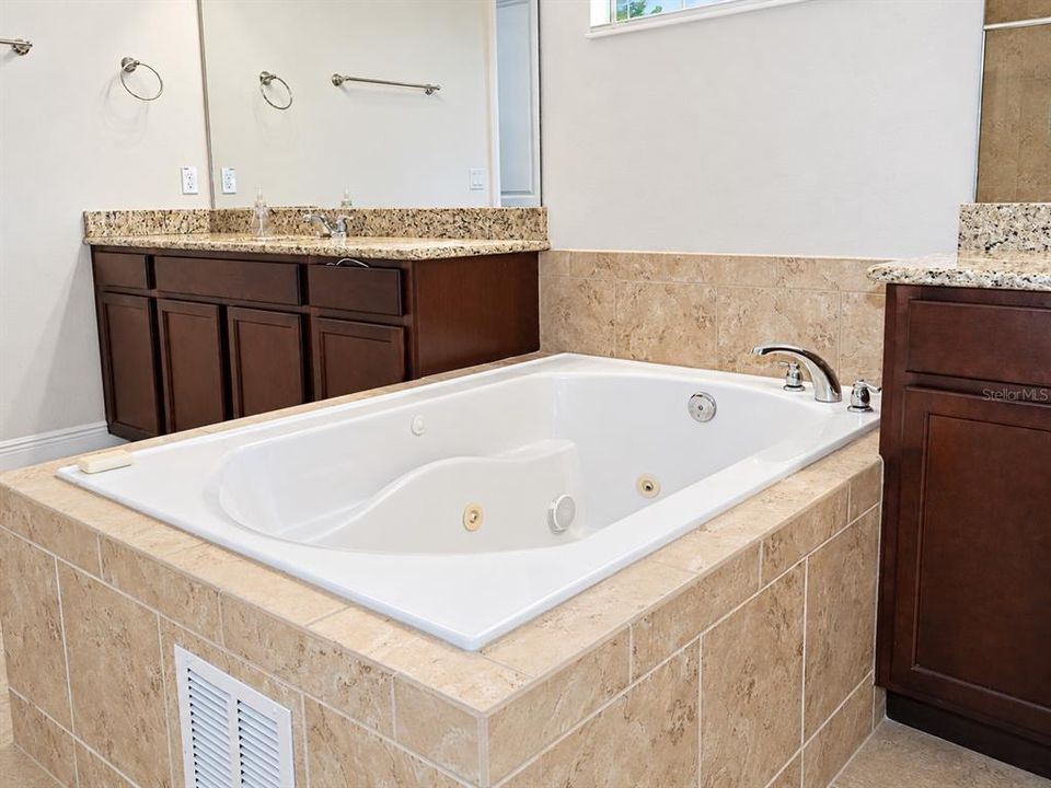 For Sale: $1,189,000 (5 beds, 4 baths, 4999 Square Feet)