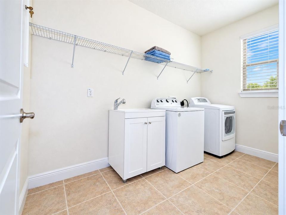 For Sale: $1,189,000 (5 beds, 4 baths, 4999 Square Feet)