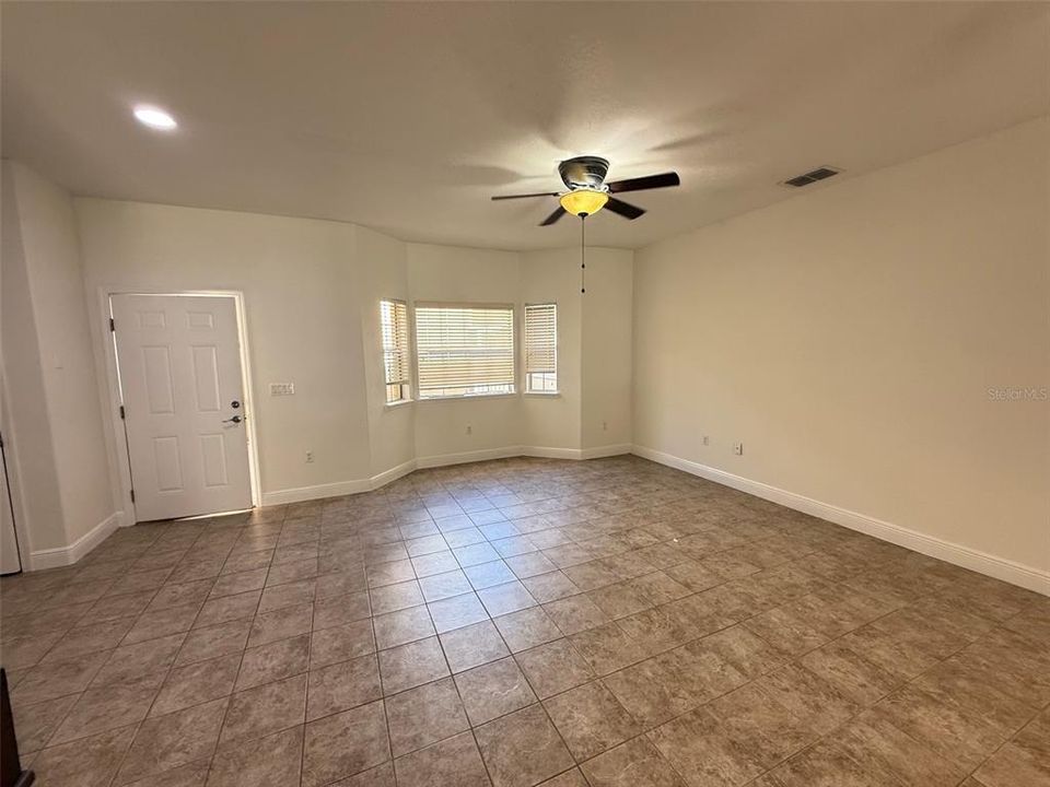 В аренду: $2,295 (3 спален, 2 ванн, 1772 Квадратных фут)
