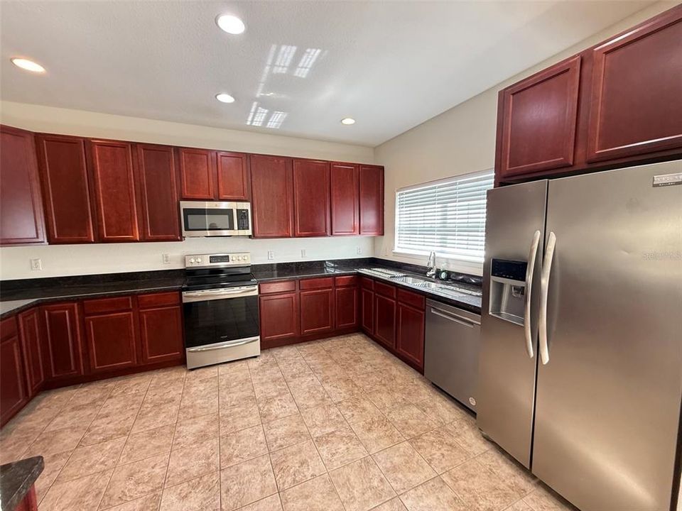 В аренду: $2,295 (3 спален, 2 ванн, 1772 Квадратных фут)