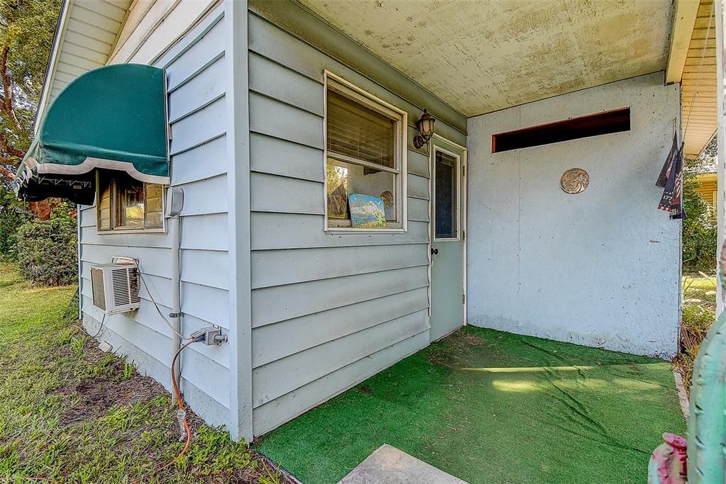 For Sale: $344,900 (4 beds, 1 baths, 1134 Square Feet)
