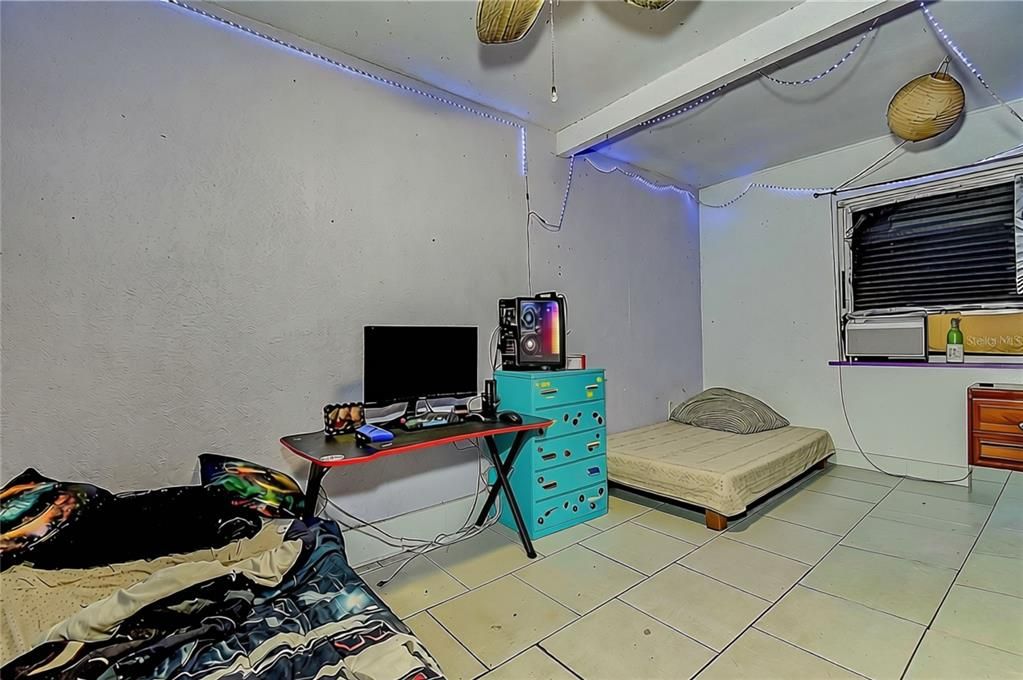 For Sale: $344,900 (4 beds, 1 baths, 1134 Square Feet)