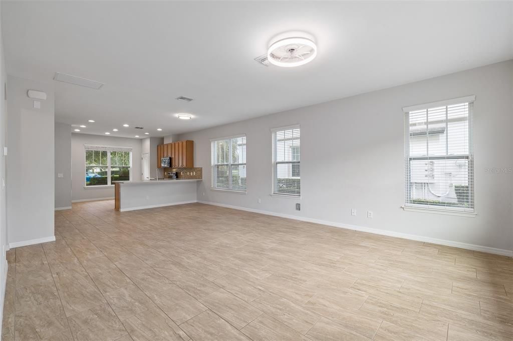 For Rent: $2,850 (3 beds, 2 baths, 1724 Square Feet)