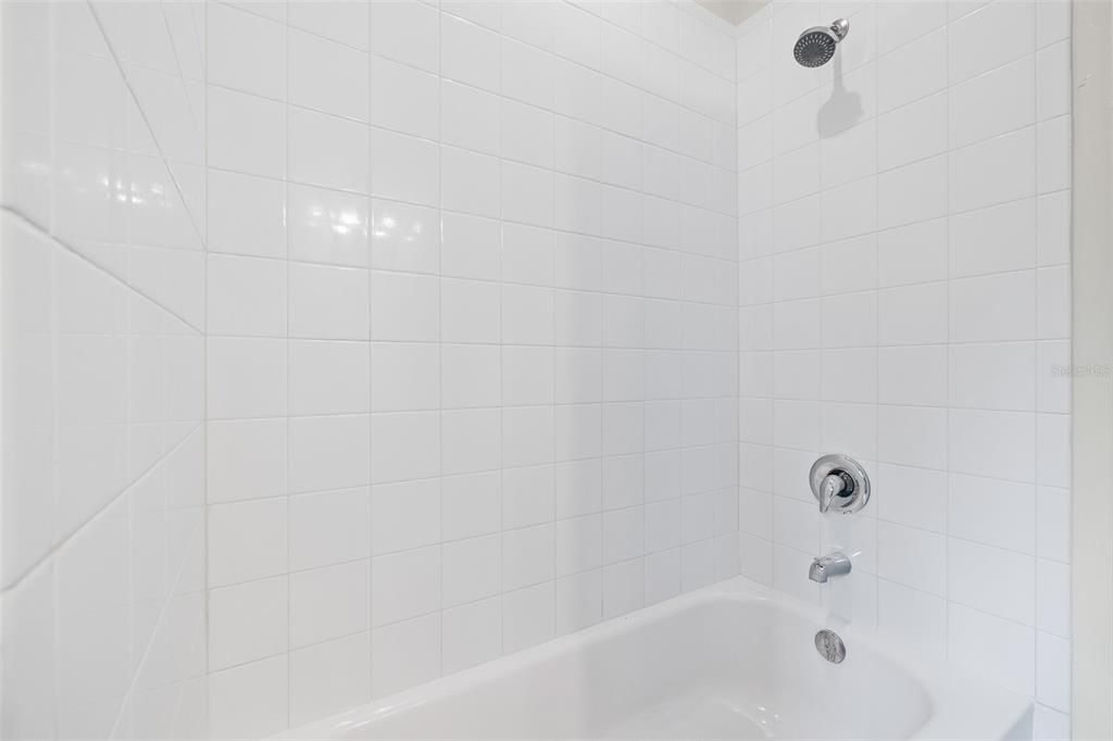 For Rent: $2,850 (3 beds, 2 baths, 1724 Square Feet)