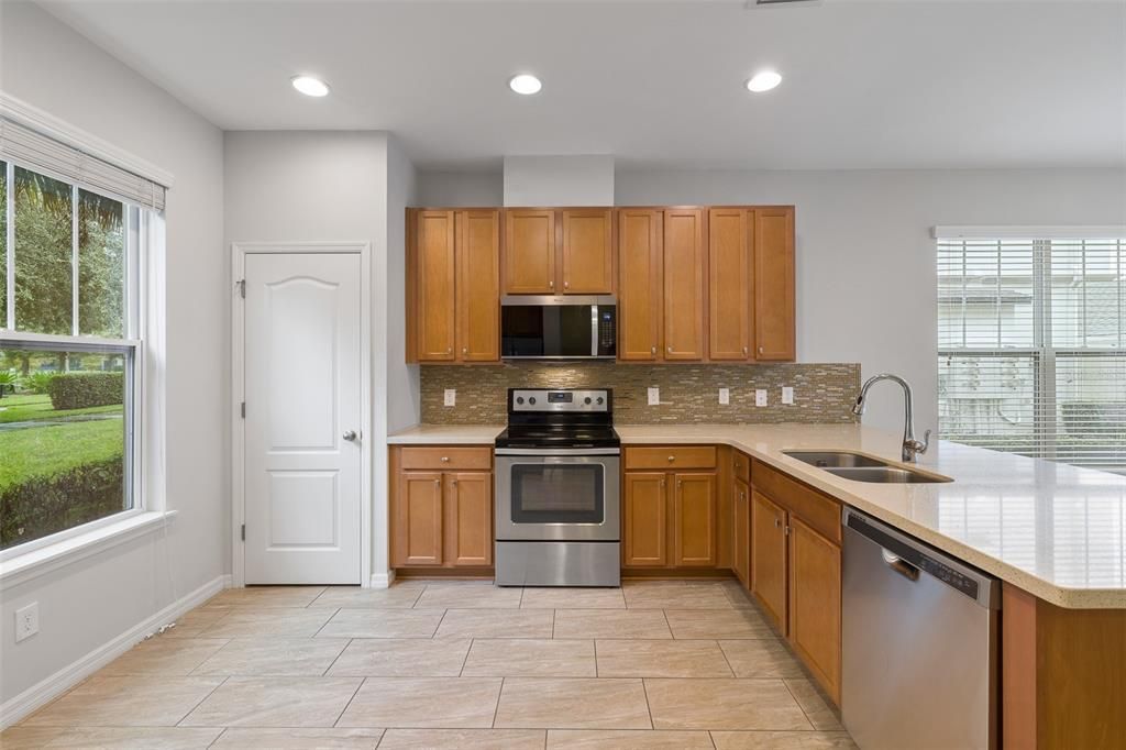 For Rent: $2,850 (3 beds, 2 baths, 1724 Square Feet)