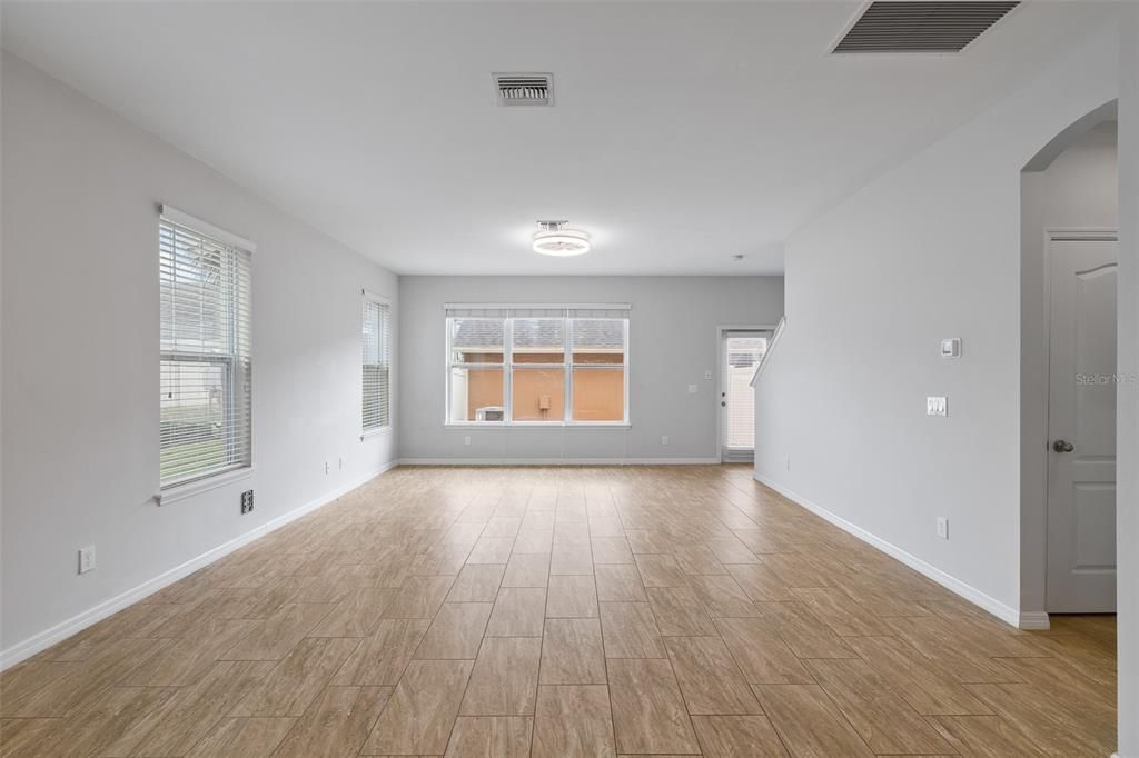 For Rent: $2,850 (3 beds, 2 baths, 1724 Square Feet)