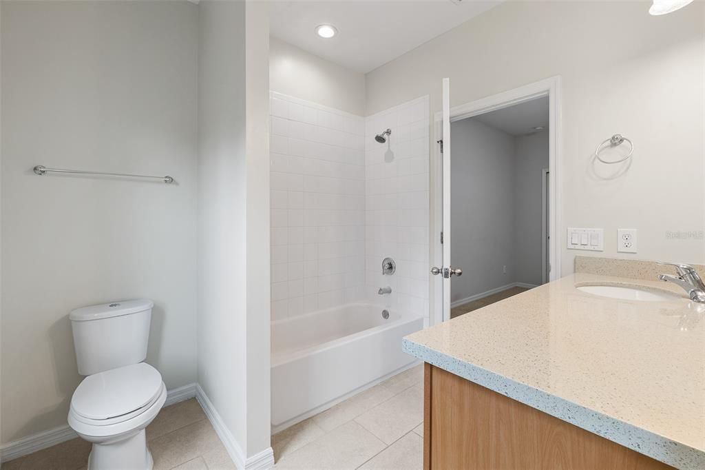 For Rent: $2,850 (3 beds, 2 baths, 1724 Square Feet)