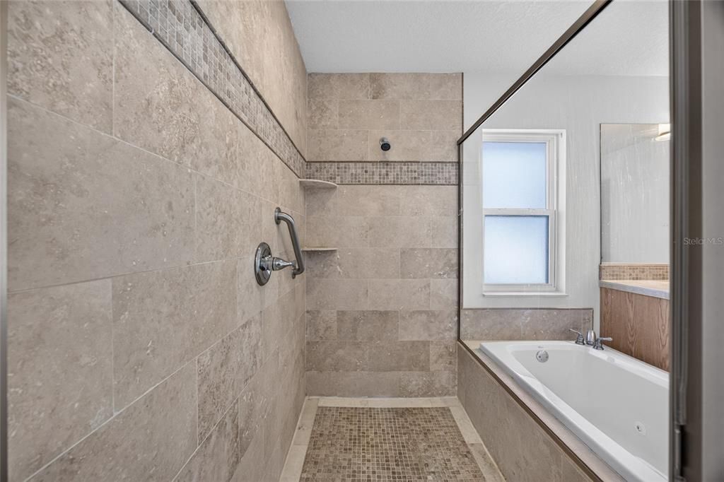 En Venta: $325,000 (3 camas, 2 baños, 2209 Pies cuadrados)