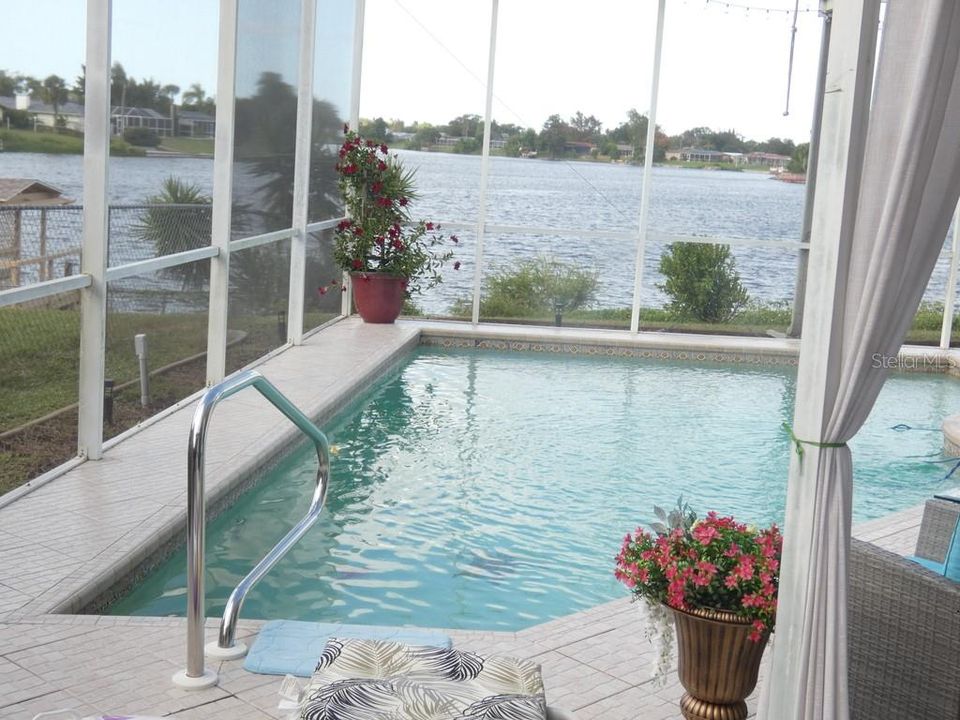 En Venta: $419,900 (3 camas, 3 baños, 1916 Pies cuadrados)