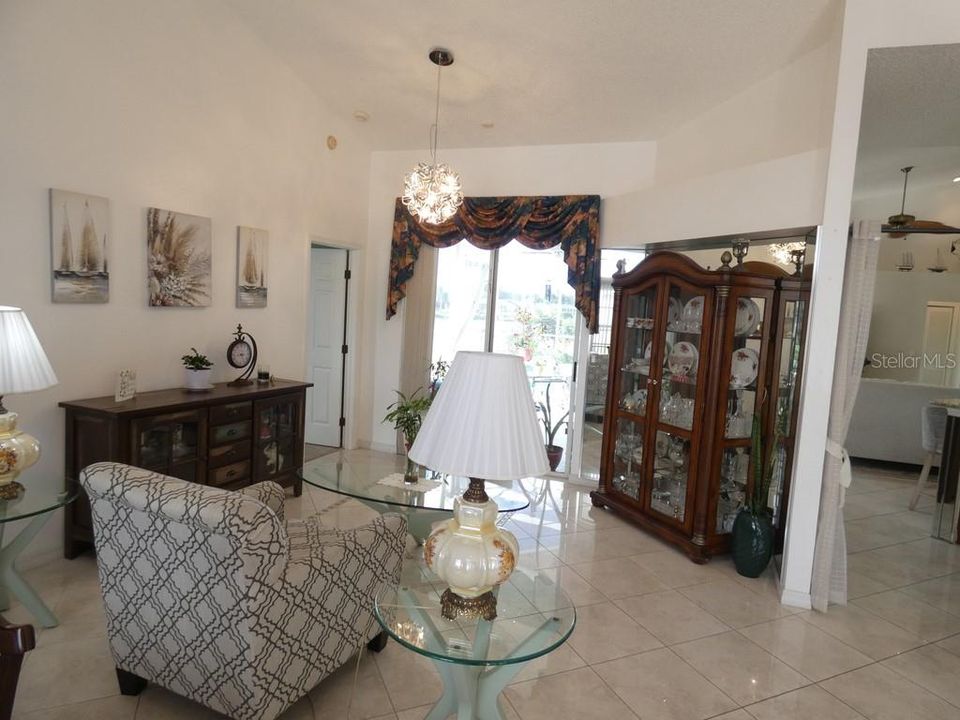 En Venta: $419,900 (3 camas, 3 baños, 1916 Pies cuadrados)