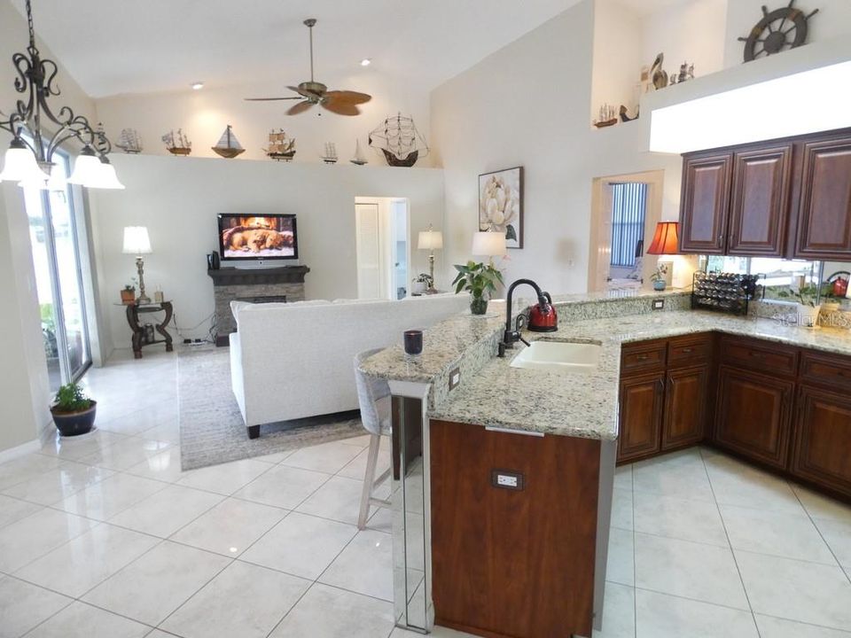 En Venta: $419,900 (3 camas, 3 baños, 1916 Pies cuadrados)