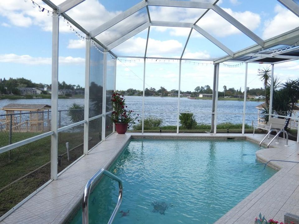 En Venta: $419,900 (3 camas, 3 baños, 1916 Pies cuadrados)