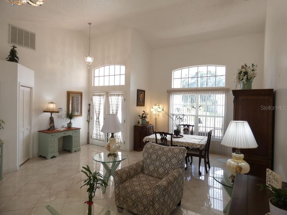 En Venta: $419,900 (3 camas, 3 baños, 1916 Pies cuadrados)