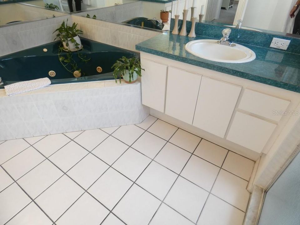 En Venta: $419,900 (3 camas, 3 baños, 1916 Pies cuadrados)