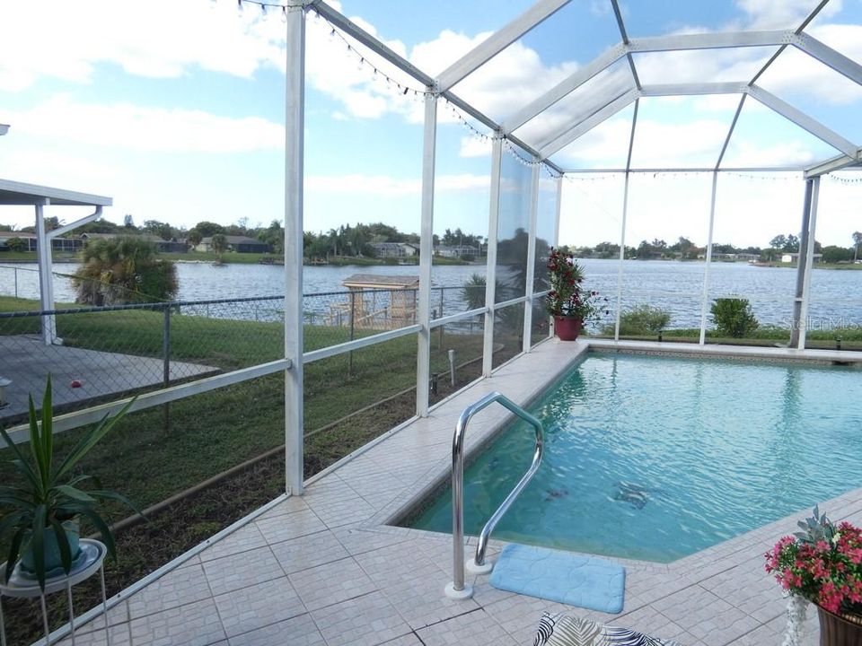 En Venta: $419,900 (3 camas, 3 baños, 1916 Pies cuadrados)