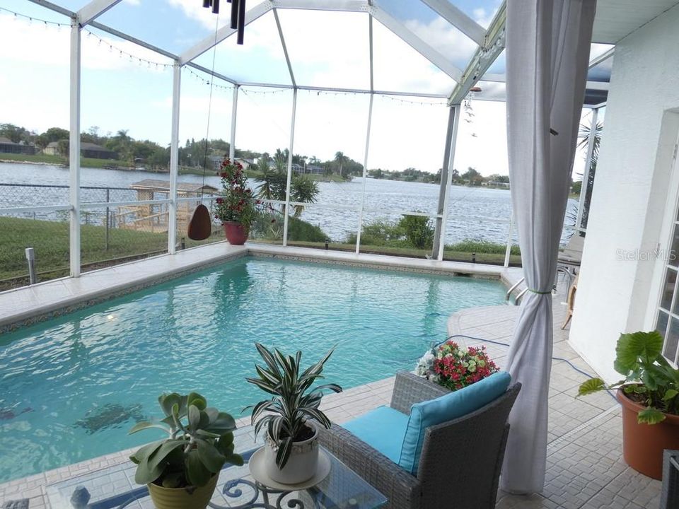 En Venta: $419,900 (3 camas, 3 baños, 1916 Pies cuadrados)