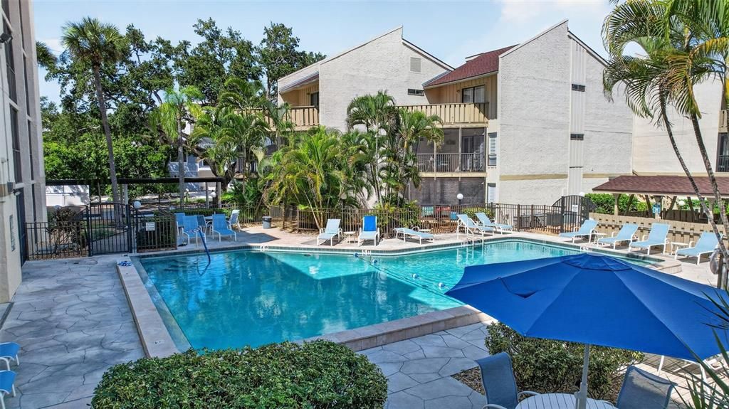 En Venta: $449,000 (2 camas, 2 baños, 1101 Pies cuadrados)