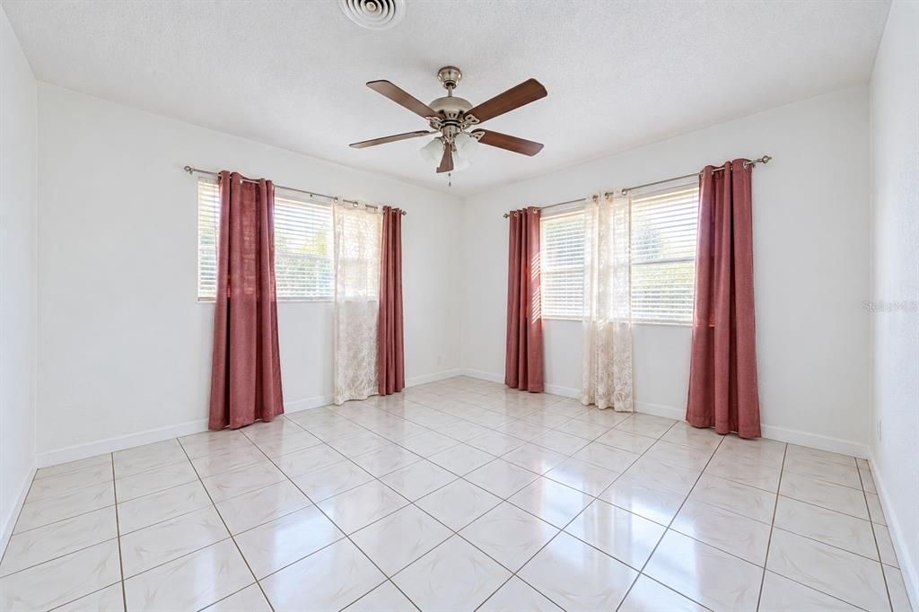 En Venta: $550,000 (3 camas, 2 baños, 1433 Pies cuadrados)