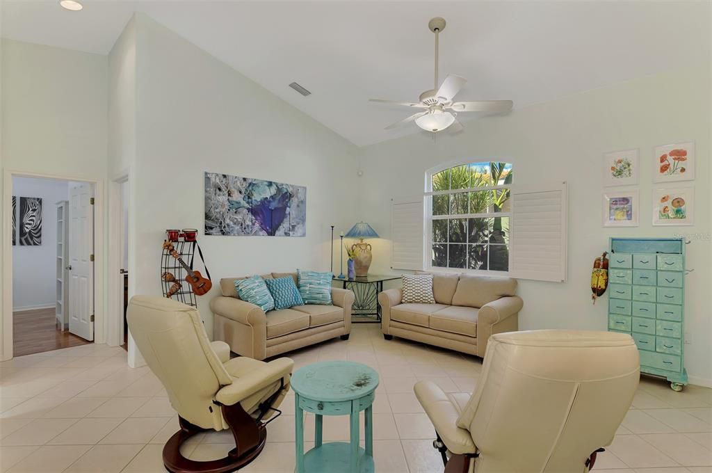 For Sale: $695,000 (3 beds, 2 baths, 1718 Square Feet)