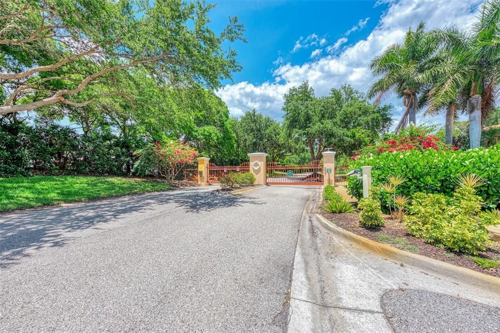 For Sale: $695,000 (3 beds, 2 baths, 1718 Square Feet)