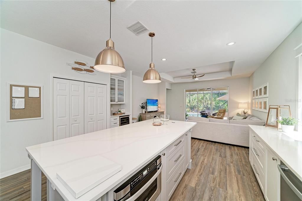 Activo con contrato: $519,000 (3 camas, 2 baños, 2075 Pies cuadrados)