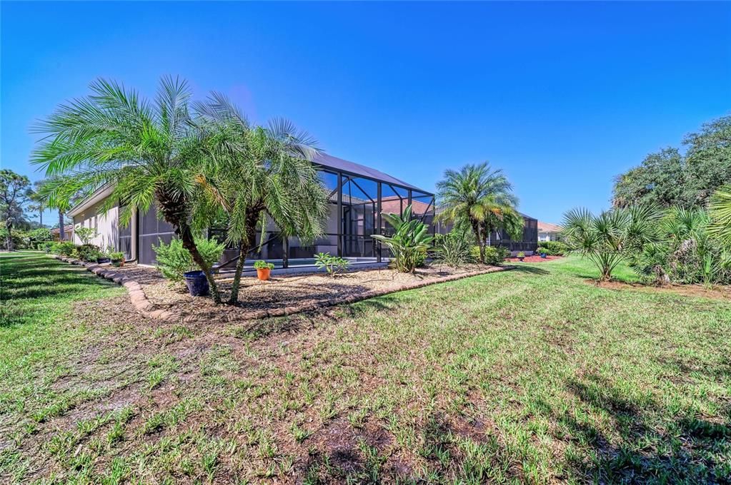 Activo con contrato: $519,000 (3 camas, 2 baños, 2075 Pies cuadrados)