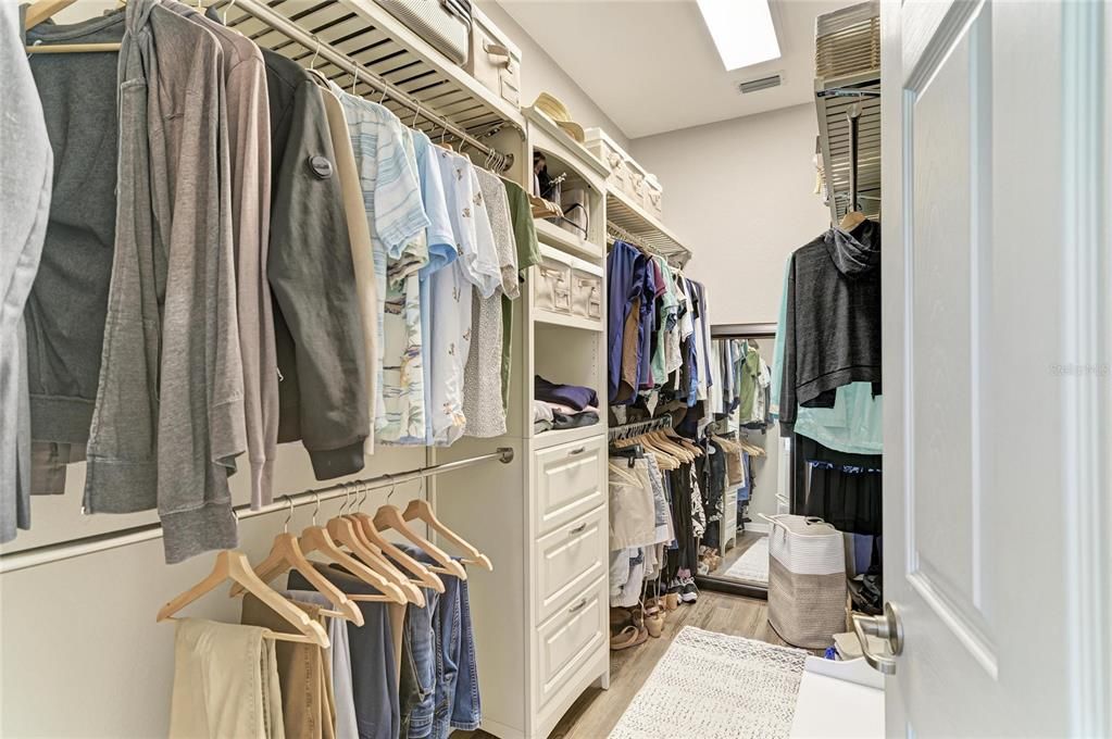 Activo con contrato: $519,000 (3 camas, 2 baños, 2075 Pies cuadrados)