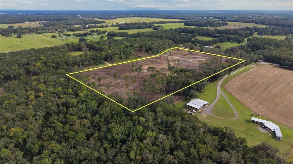 待售: $780,000 (20.03 acres)