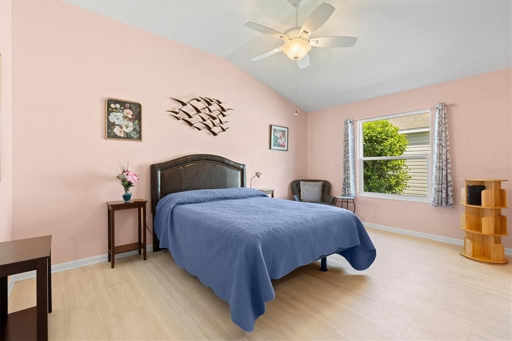 For Sale: $309,000 (2 beds, 2 baths, 1434 Square Feet)