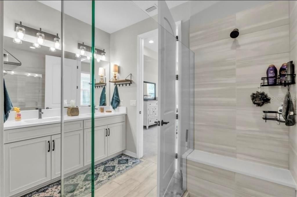 En Renta: $2,995 (4 camas, 3 baños, 2613 Pies cuadrados)