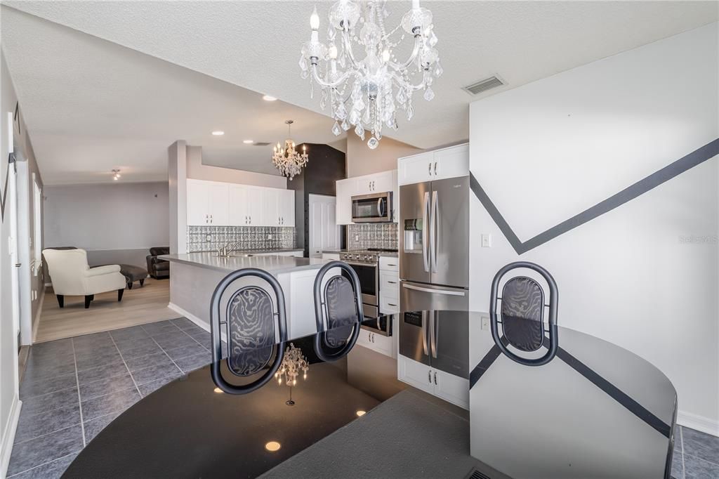 На продажу: $365,000 (3 спален, 2 ванн, 1728 Квадратных фут)