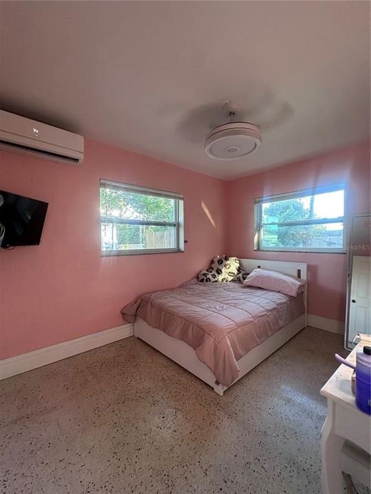 En Venta: $299,999 (2 camas, 1 baños, 709 Pies cuadrados)