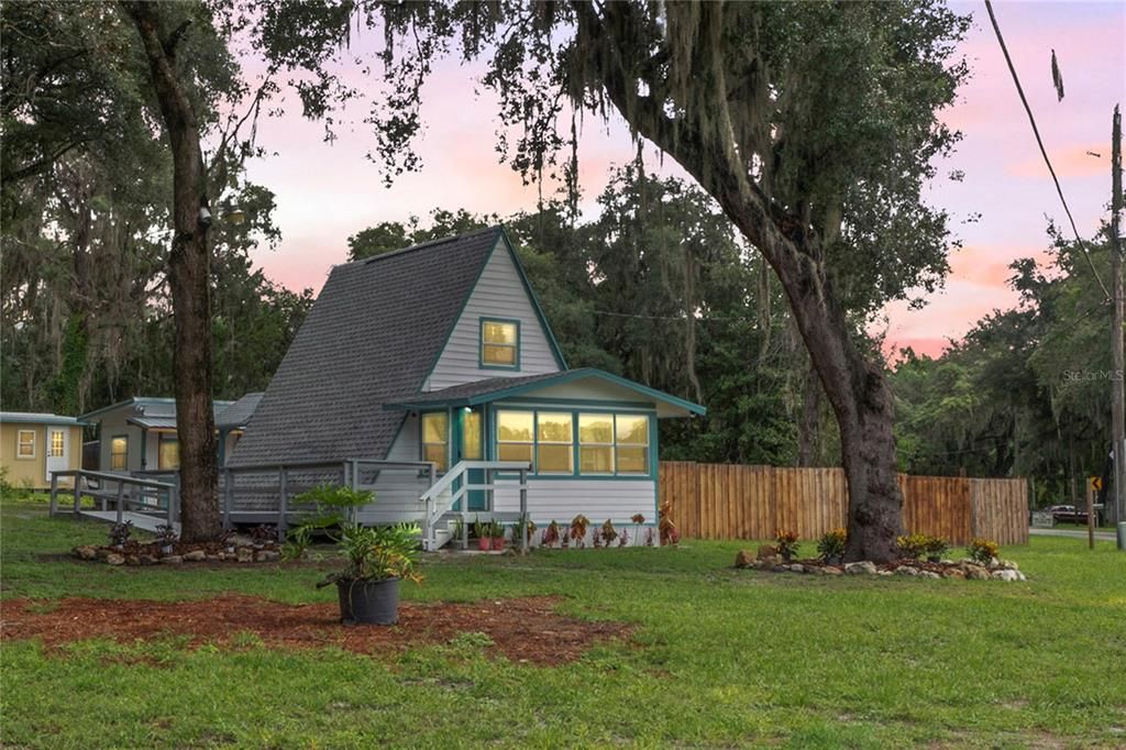 En Venta: $275,000 (2 camas, 2 baños, 904 Pies cuadrados)