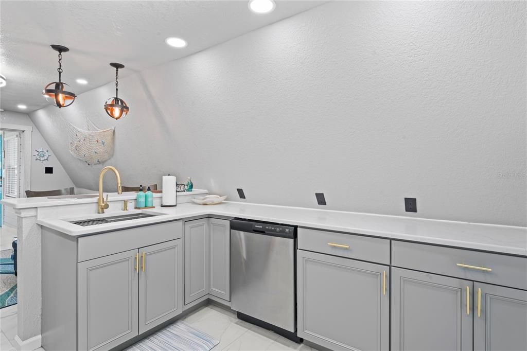 En Venta: $275,000 (2 camas, 2 baños, 904 Pies cuadrados)