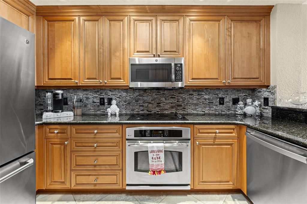 待售: $1,100,000 (3 贝兹, 2 浴室, 1750 平方英尺)