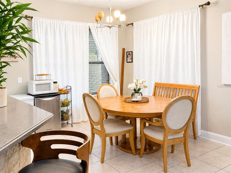 Activo con contrato: $590,000 (5 camas, 3 baños, 2976 Pies cuadrados)