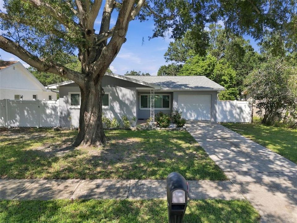 For Sale: $374,900 (3 beds, 2 baths, 1244 Square Feet)
