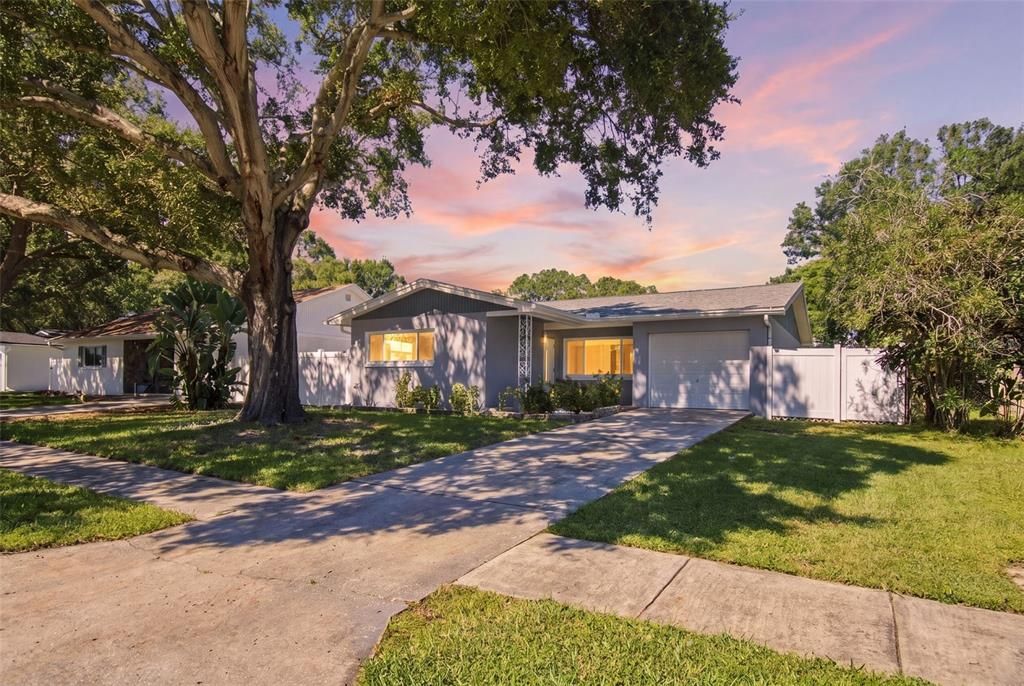 For Sale: $374,900 (3 beds, 2 baths, 1244 Square Feet)