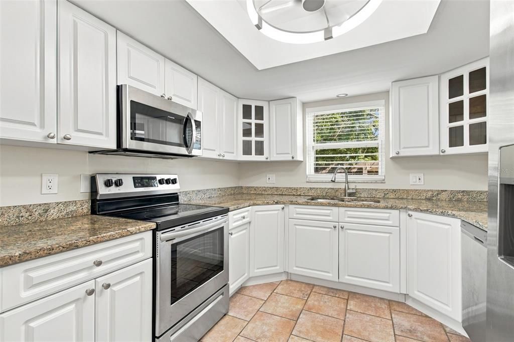 For Sale: $374,900 (3 beds, 2 baths, 1244 Square Feet)
