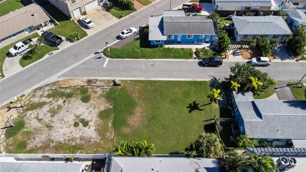 На продажу: $250,000 (0.07 acres)