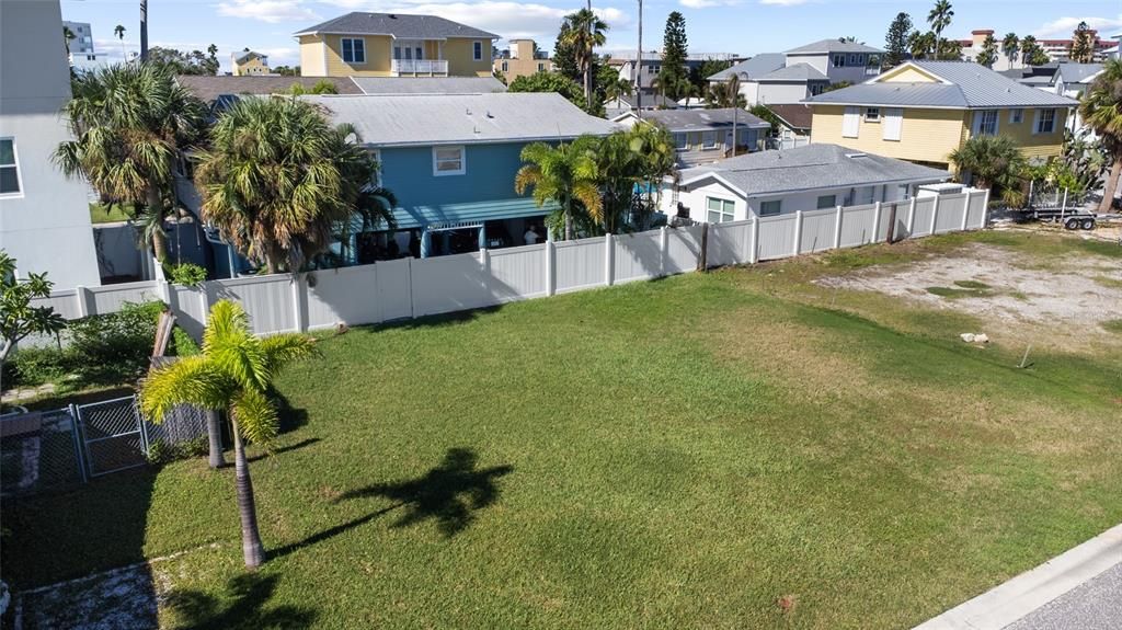 На продажу: $250,000 (0.07 acres)