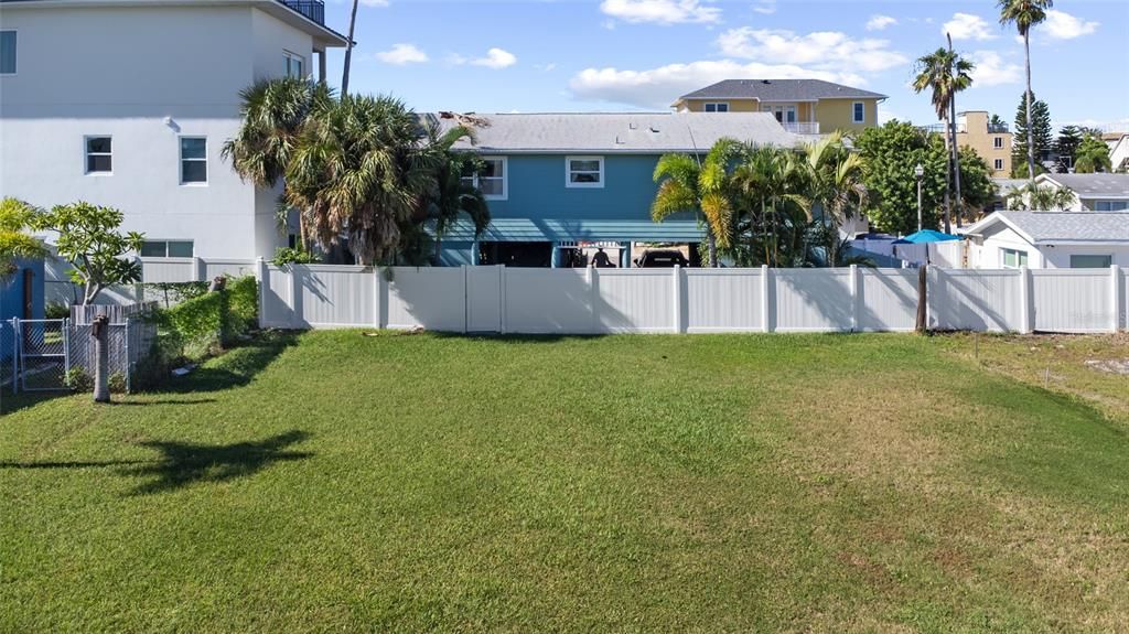 На продажу: $250,000 (0.07 acres)
