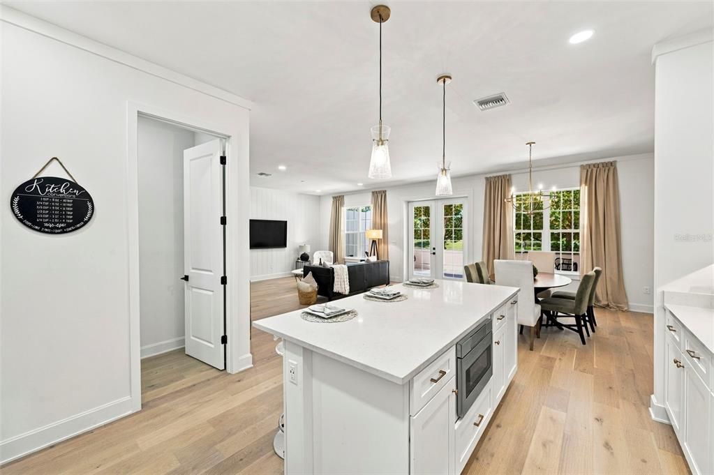For Sale: $925,000 (3 beds, 3 baths, 2397 Square Feet)