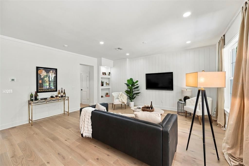For Sale: $925,000 (3 beds, 3 baths, 2397 Square Feet)