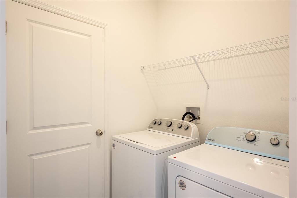 En Renta: $2,550 (4 camas, 3 baños, 1990 Pies cuadrados)