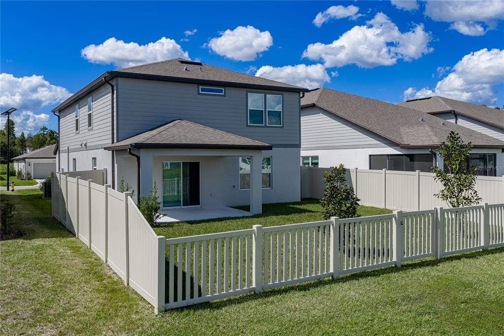 For Sale: $449,900 (5 beds, 3 baths, 2586 Square Feet)