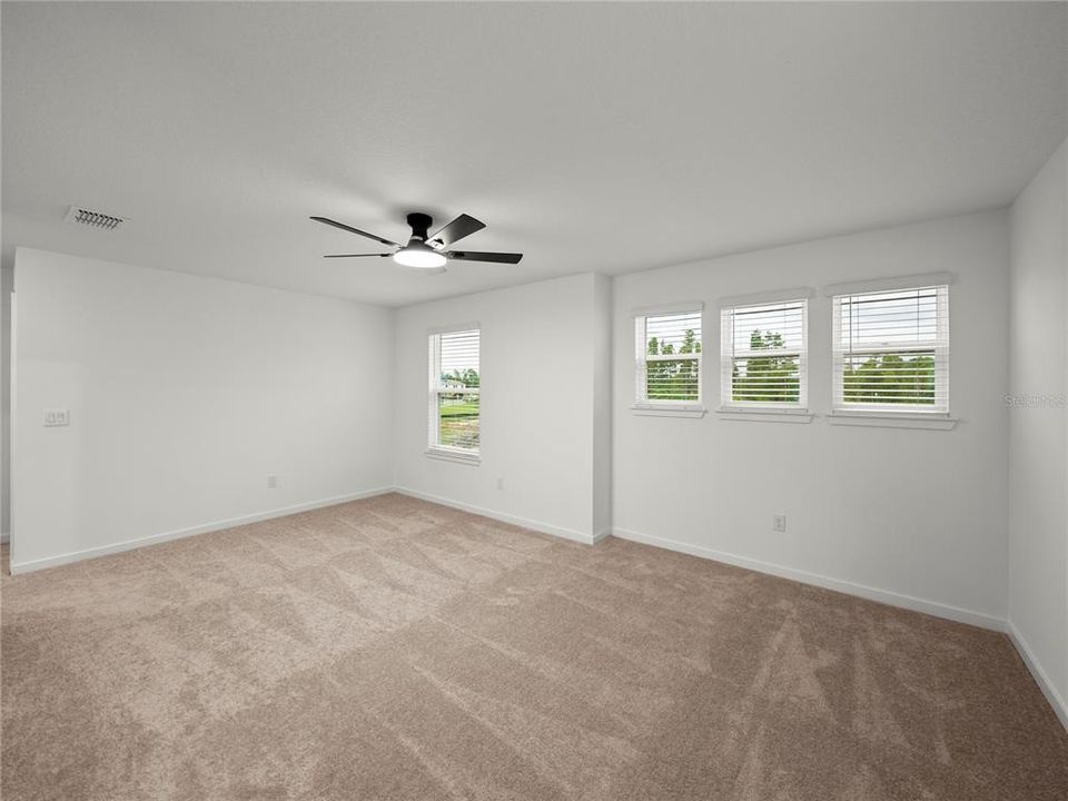 For Sale: $449,900 (5 beds, 3 baths, 2586 Square Feet)